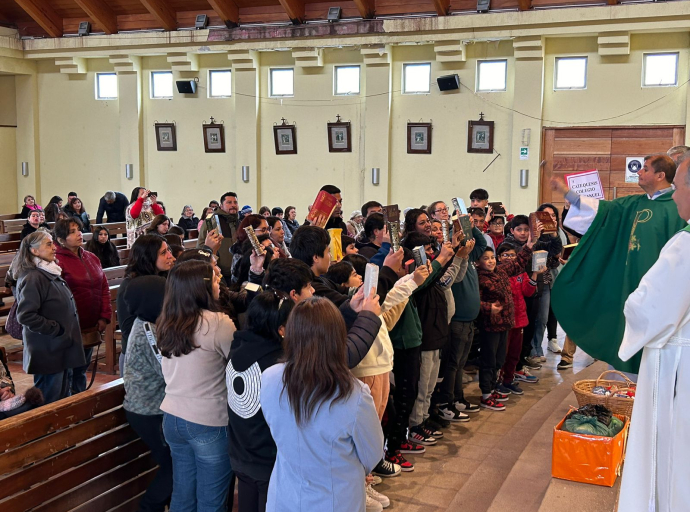 CEREMONIA DE BENDICIÓN DE LAS BIBLIAS - CATEQUESIS